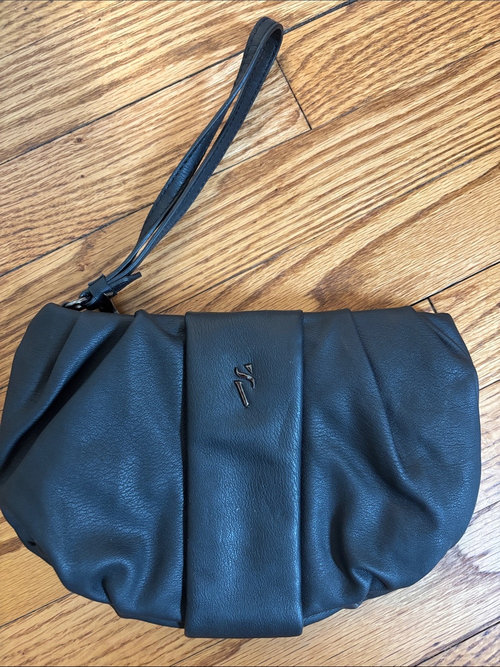 Simply Vera by Vera Wang Women's Wristlet Clutch - Sleek Soft Leather